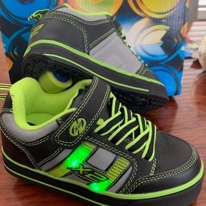 Heelys Bolt 2.0 Boys Lights Shoes Black Lime 13